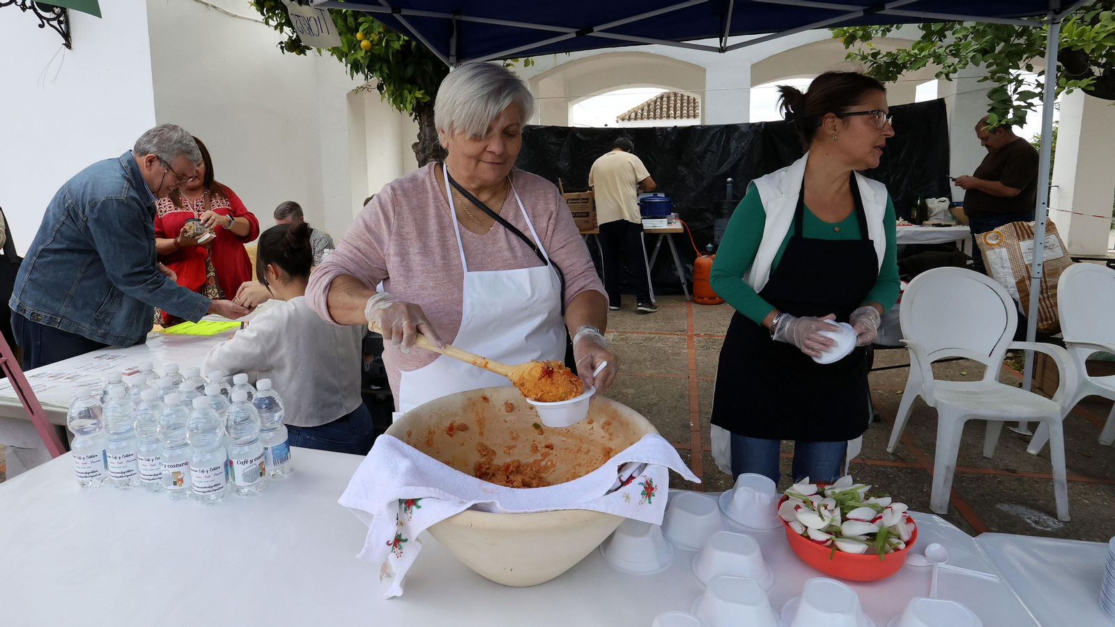Estella celebra con éxito el II Día del ajo campero y del mosto