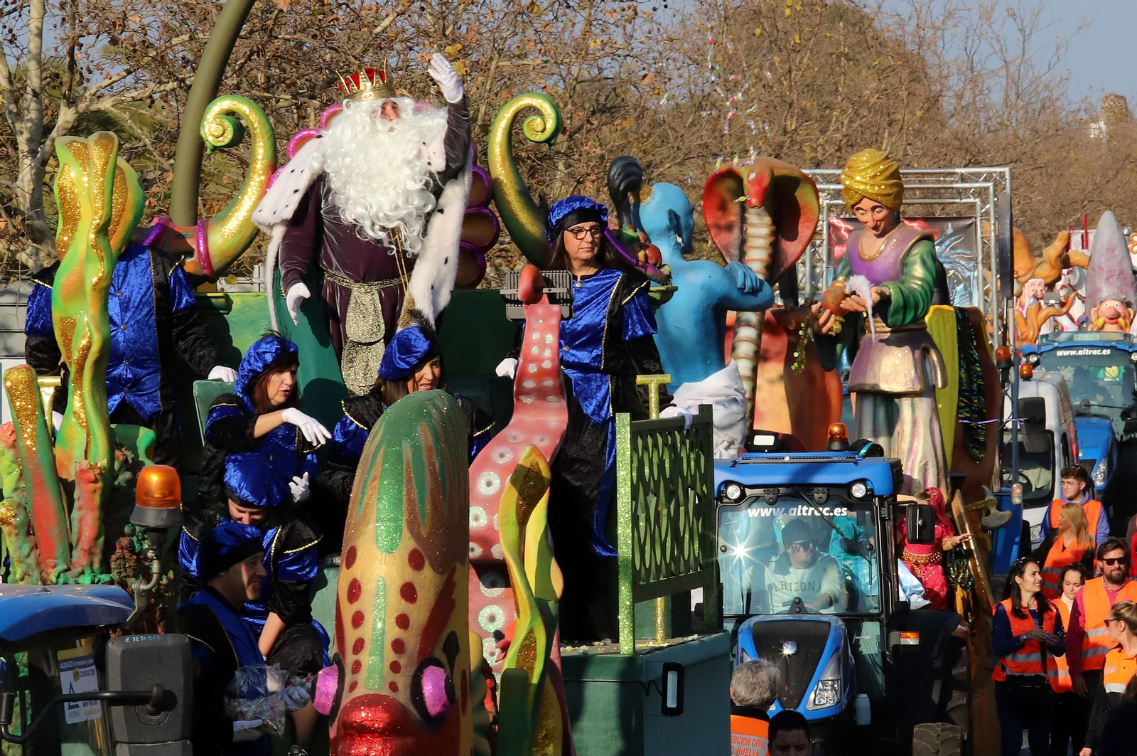 Imágenes de la cabalgata de los Reyes Magos de Huelva