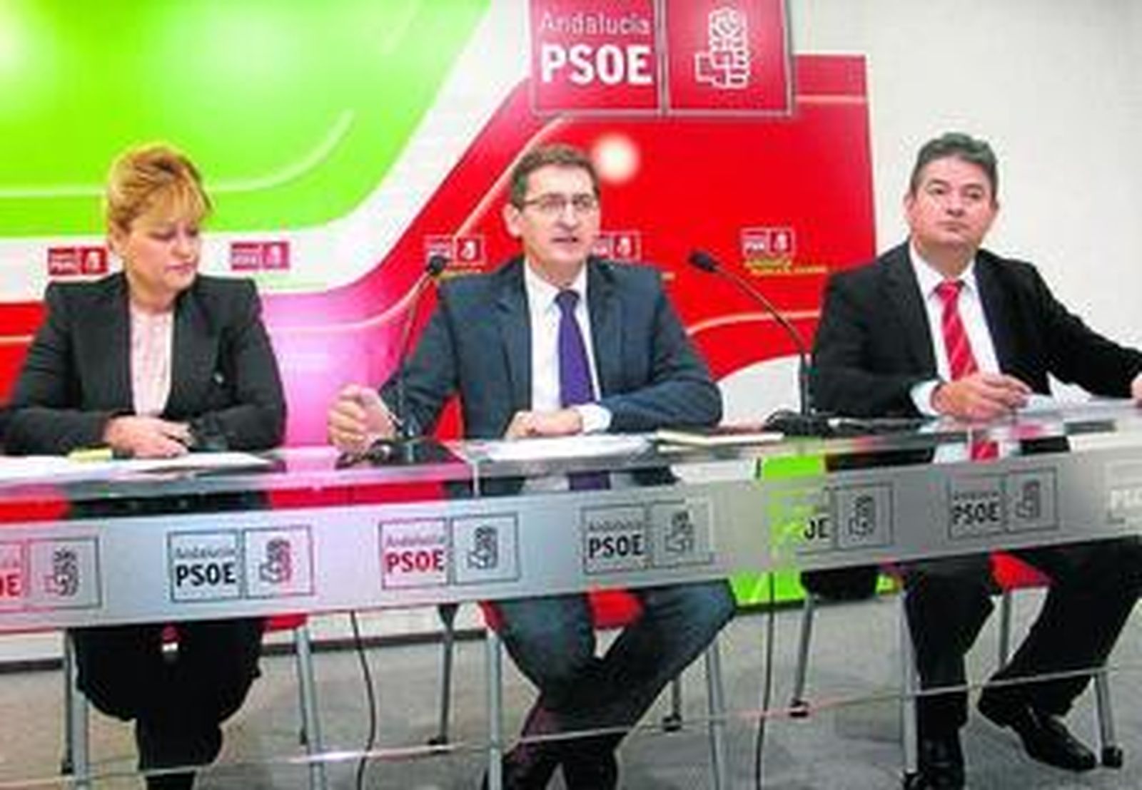 Adela Segura, José Luis Sánchez Teruel y Francisco Giménez, ayer.