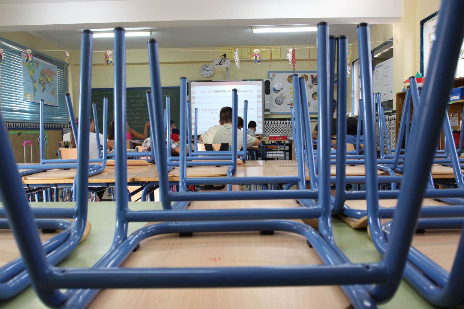 Alumnos en un programa para evitar el absentismo escolar.