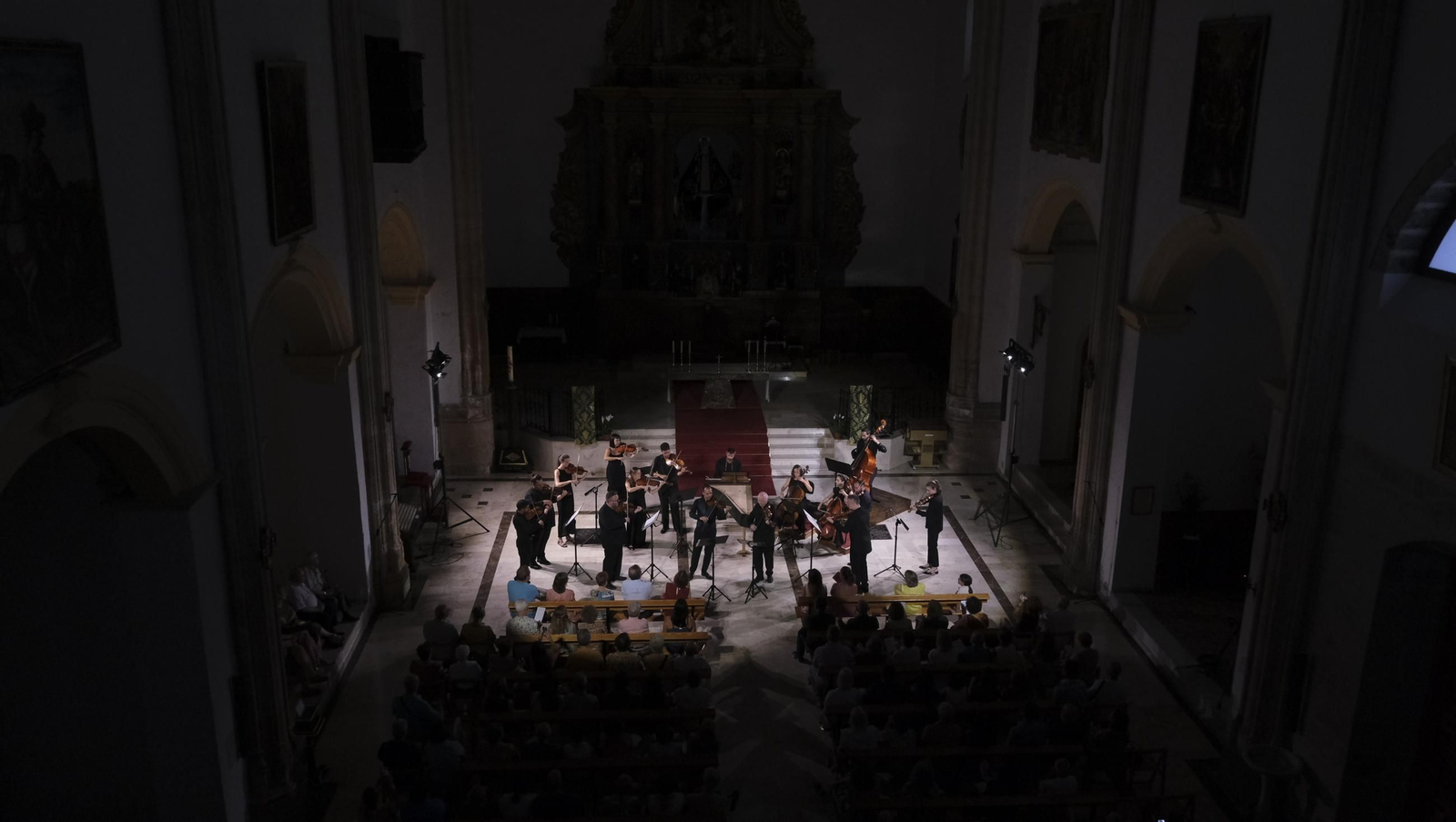 Concierto de la OCAL y del violinista Jesús Reina en Vélez Blanco, en imágenes