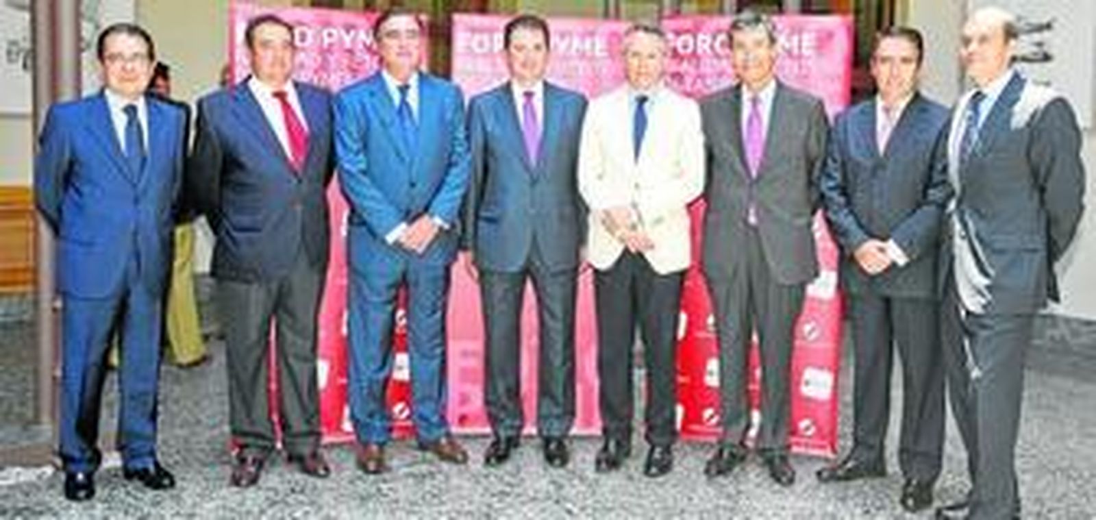Antonio Pujol, Tomás Valiente, José Ramón Estévez, Francisco Gómez, José Joly, Antonio Férez, Rafael Navas y Carlos Balado.