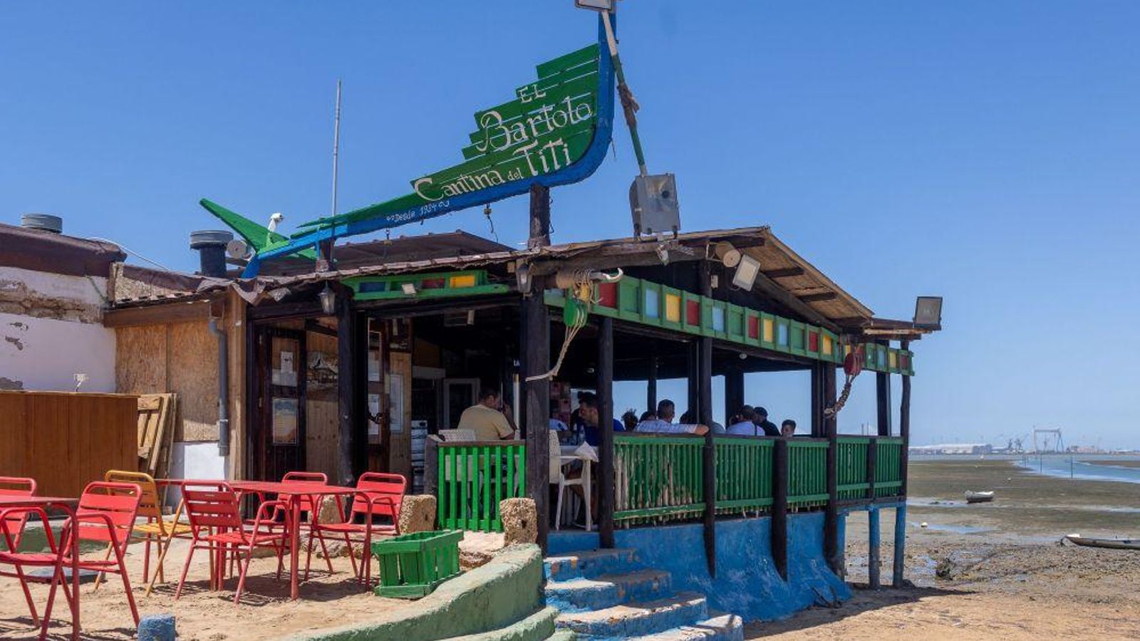 Entrada de El Bartolo, Cantina del Titi Entrada de El Bartolo, Cantina del Titi