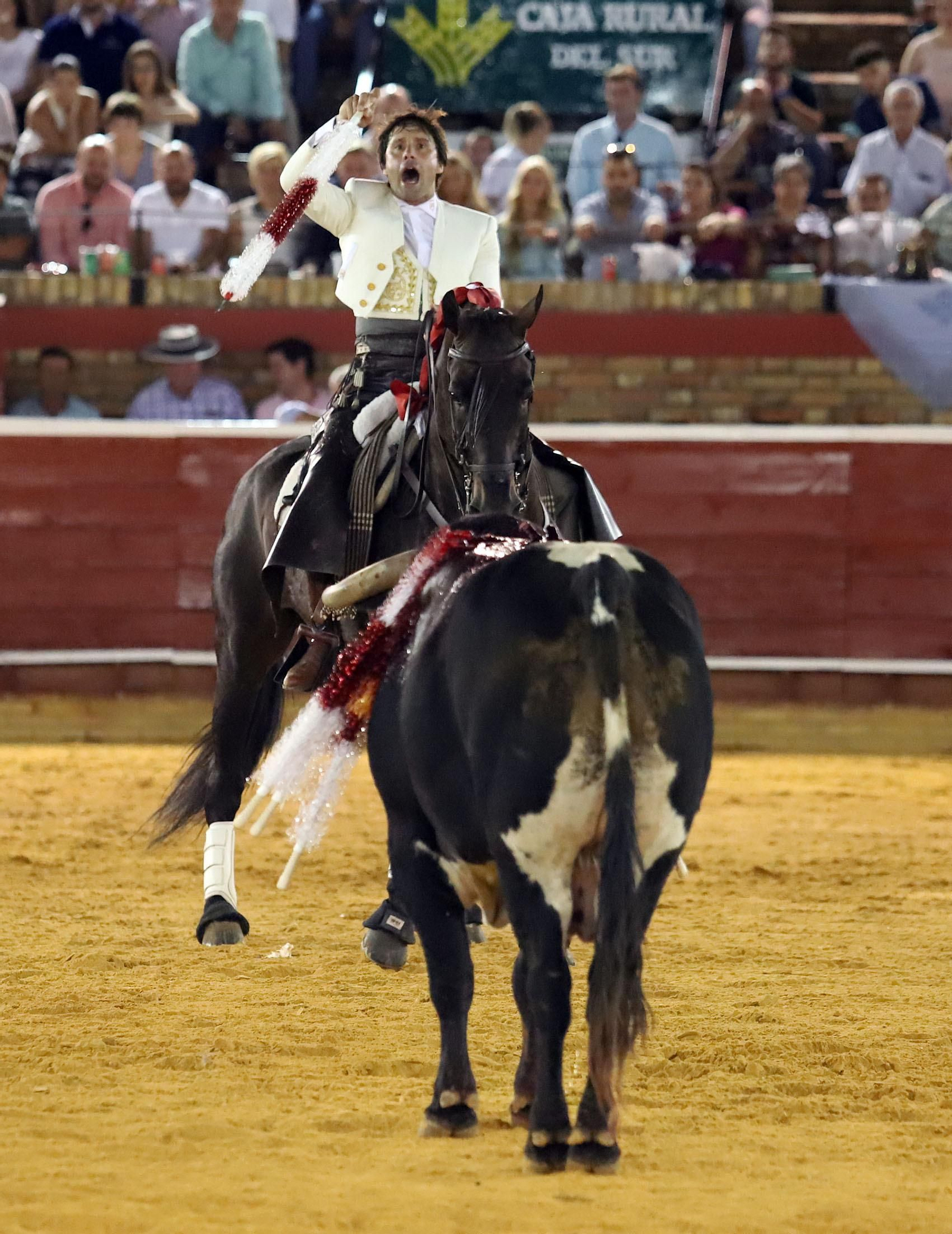Imágenes de Andrés Romero y Diego Ventura en el rejoneo de la Plaza de Toros La Merced