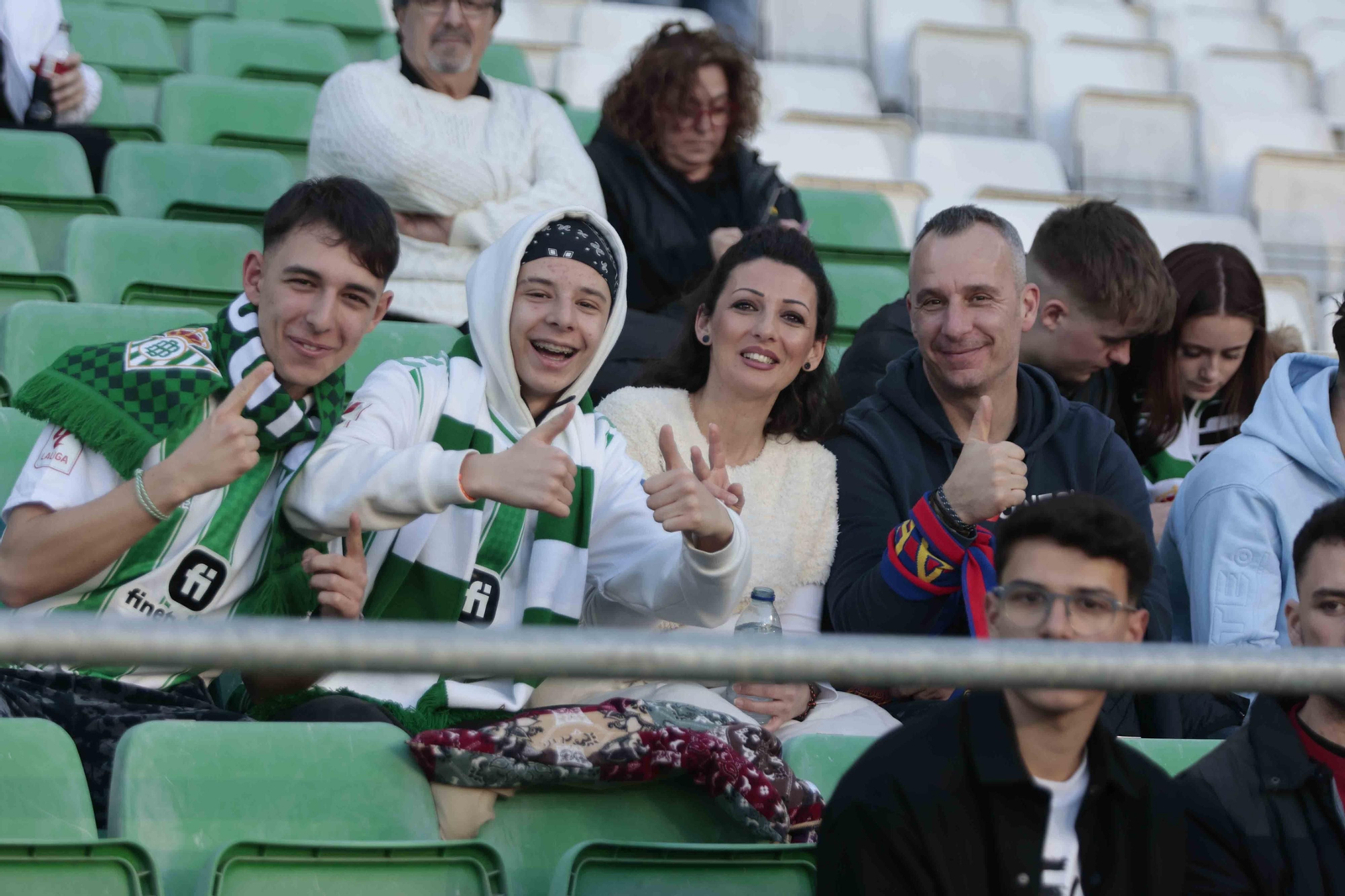 Búscate en las gradas del Villamarín
