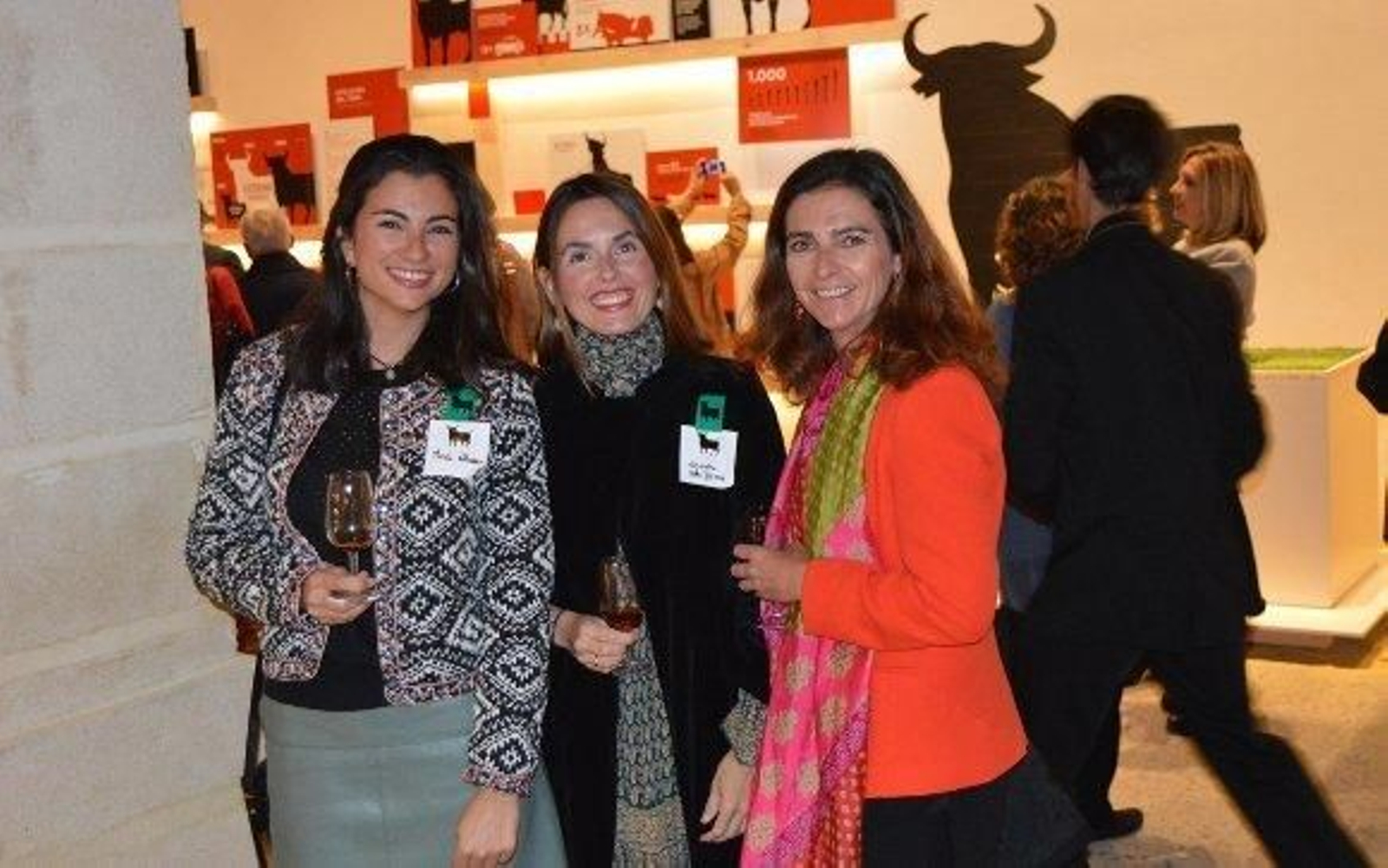 María Alvear, Alejandra Valle y Sole Fernández Halcón coincidieron durante la apertura de Toro Gallery.  Foto: Ignacio Casas de Ciria