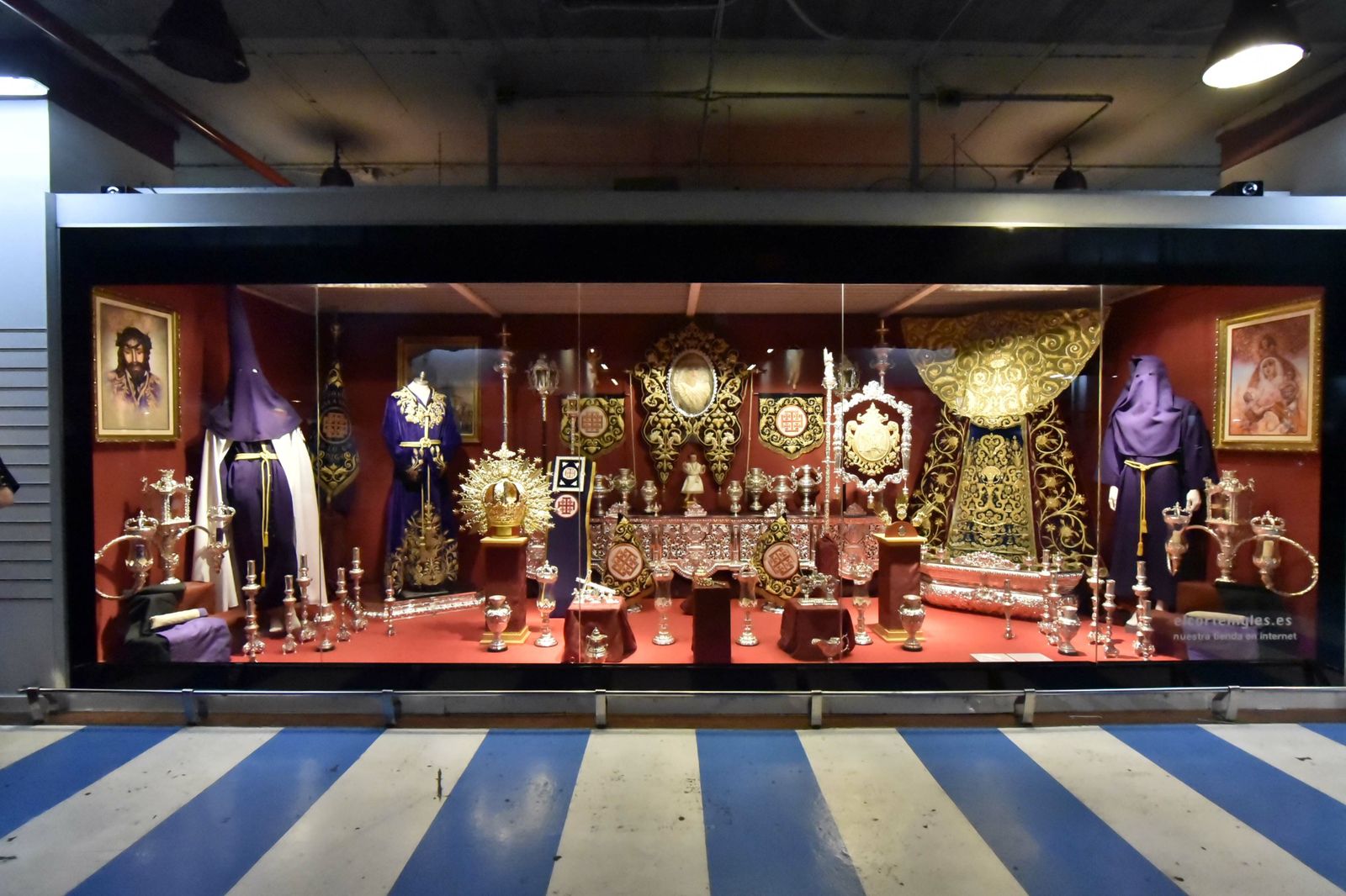 Exposición del patrimonio del Nazareno en El Corte Inglés de Algeciras