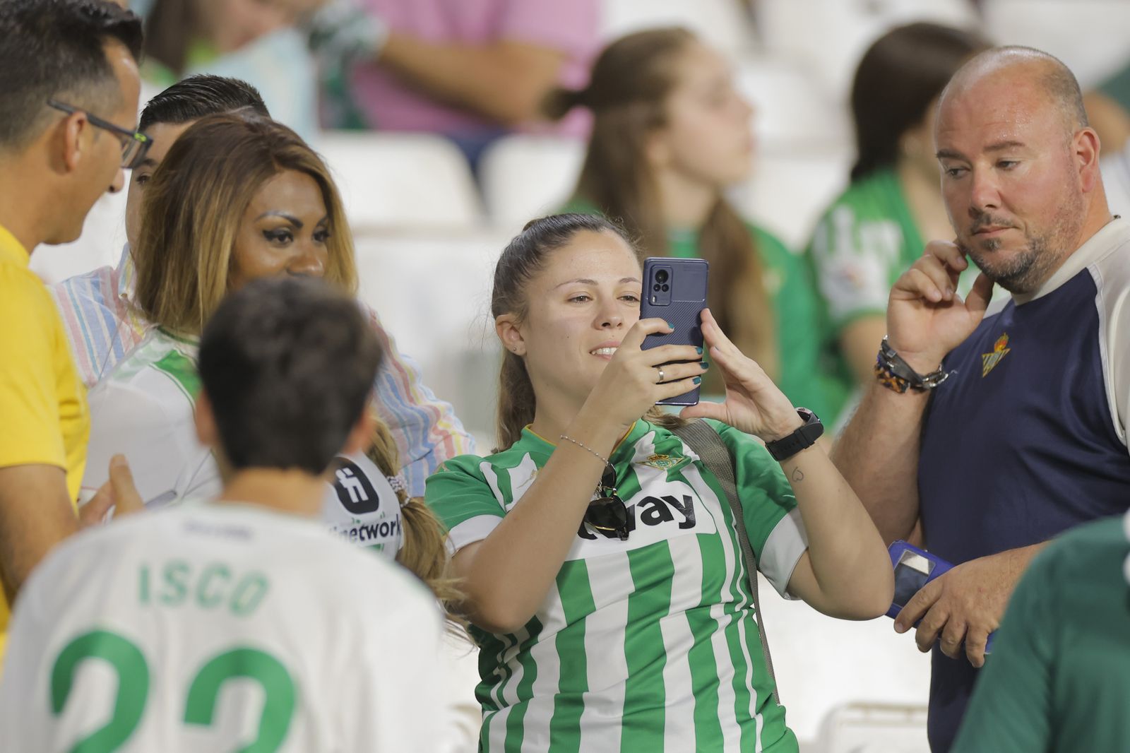 Búscate en las fotos del Betis-Valencia