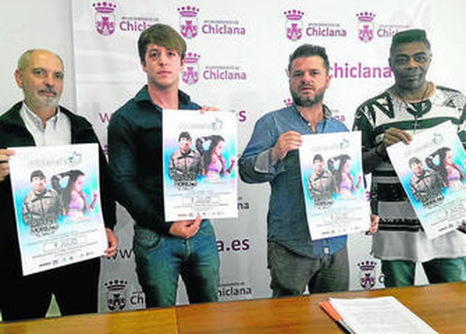 Momento de la presentación del cartel, ayer en el Ayuntamiento.