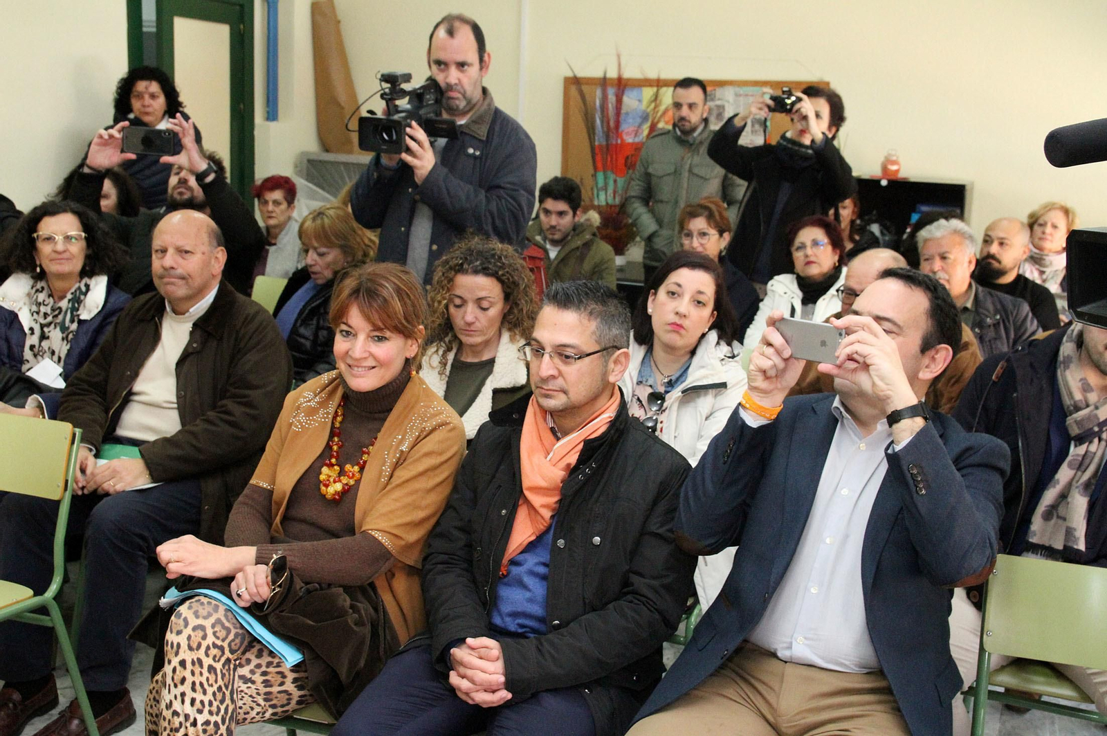 La consejera Rocío Ruiz visita el Centro Social Joaquín Martín Jiménez "Quini", en imágenes