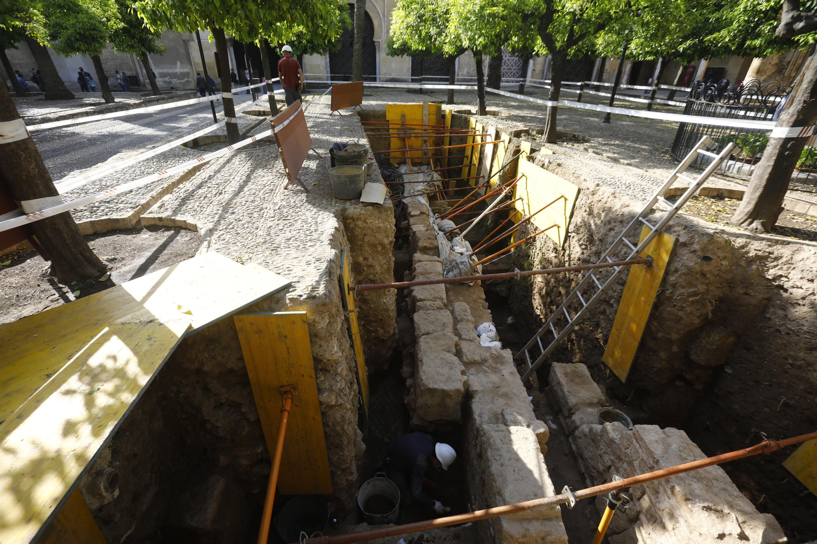 Las imágenes de las catas arqueológicas en la Mezquita - Catedral de Córdoba