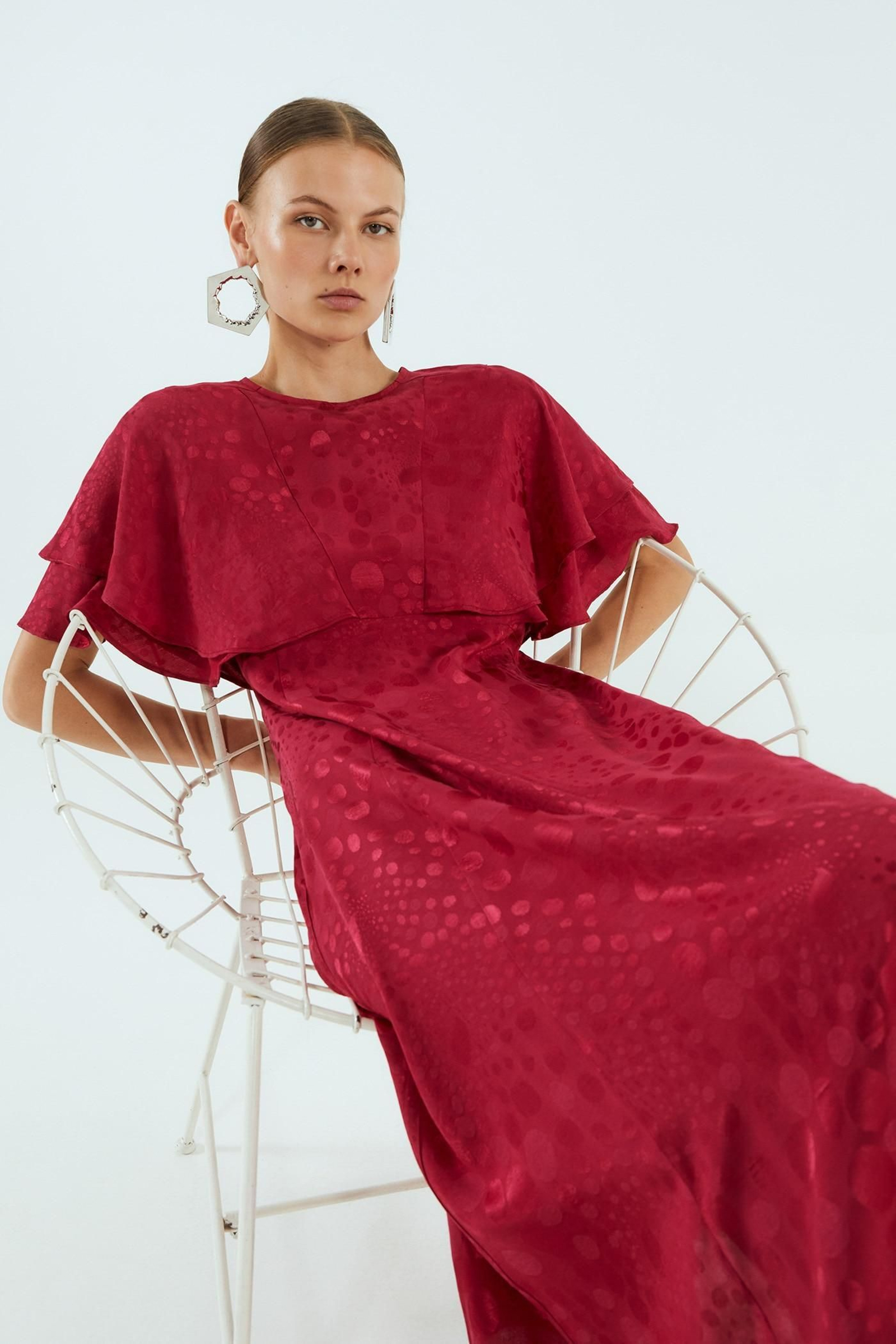 Los 20 vestidos que demuestran que el rojo es el color de la temporada