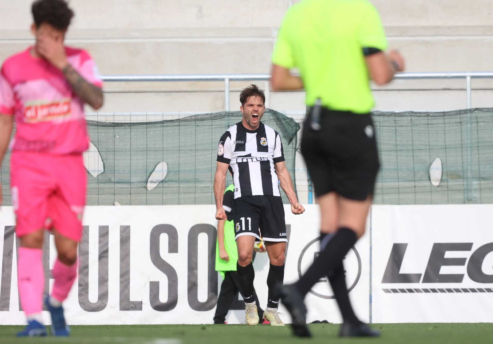 El Balompédica Linense-San Roque de Lepe, en imágenes