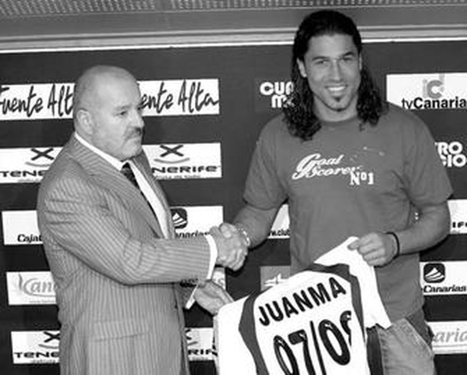 Juanma, el día de su presentación como jugador del Tenerife.