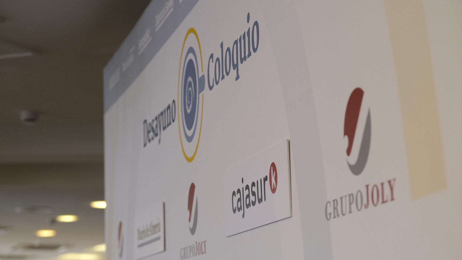 Desayuno coloquio de Grupo Joly y Cajasur, con la participación del ponente Enrique de los Ríos