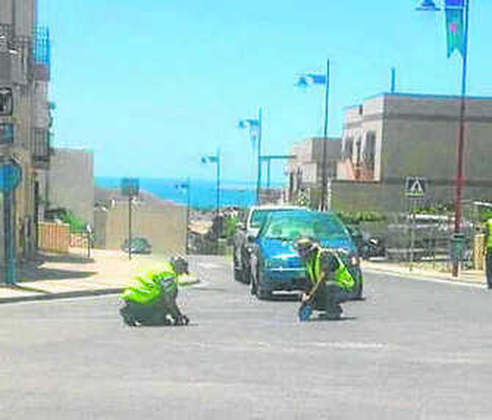 Los operarios ya trabajan en el cruce.
