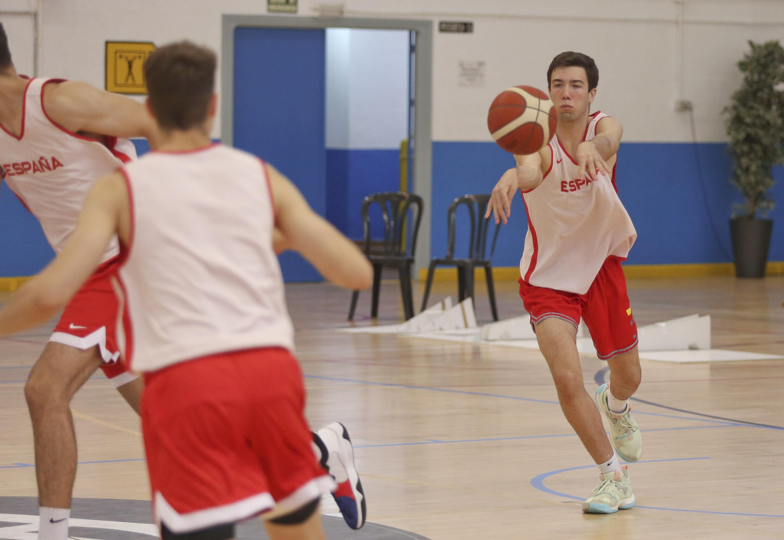 Las fotos de España sub 17 en Fuengirola