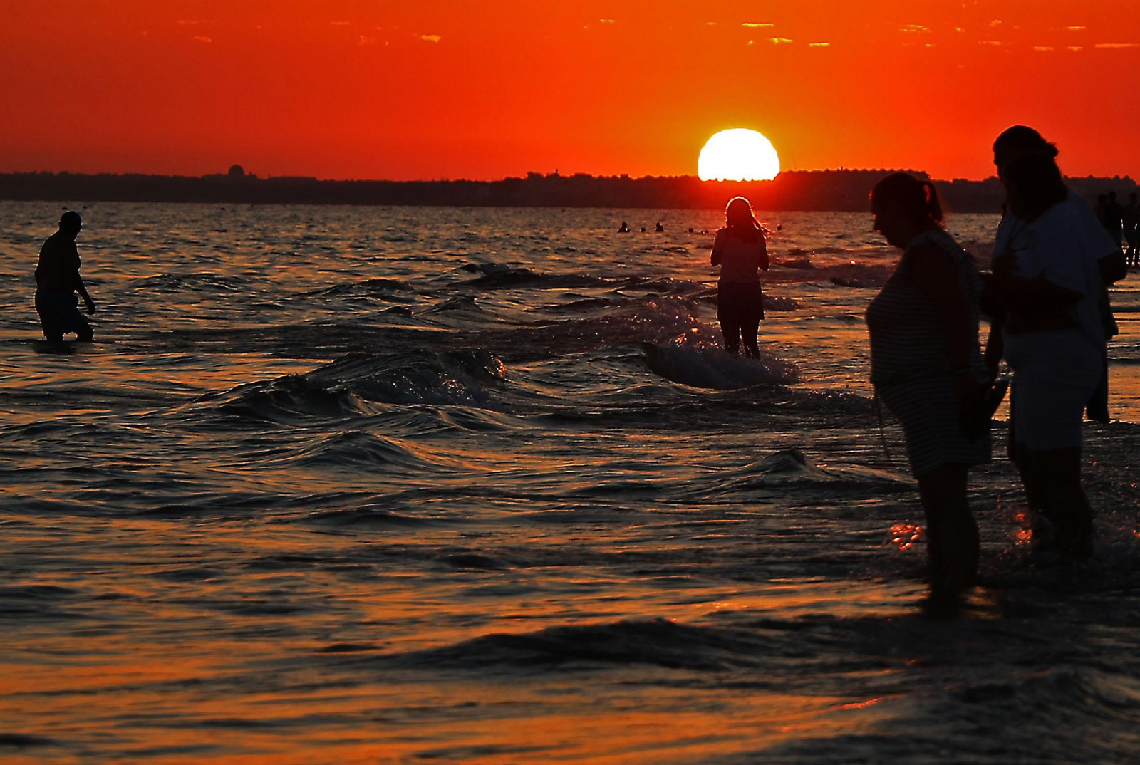 El mágico ocaso en las playas de Punta Umbría