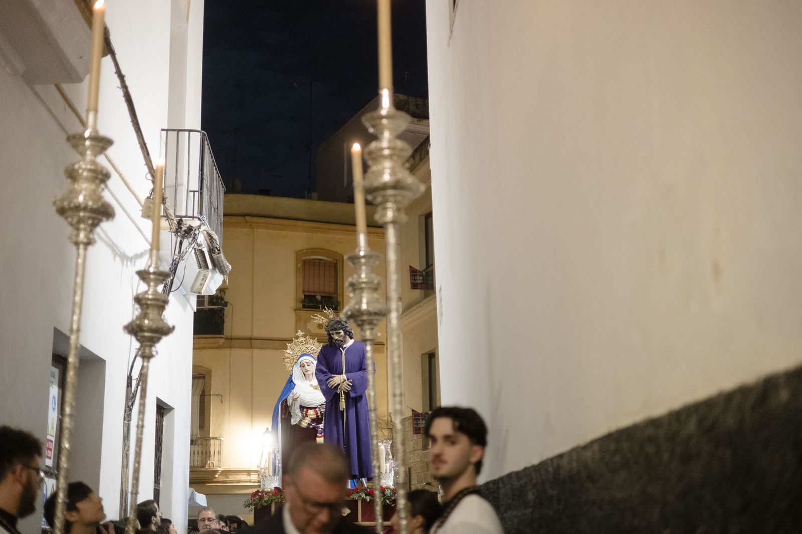 Las imágenes de los traslados de las cofradías de Santa Cruz