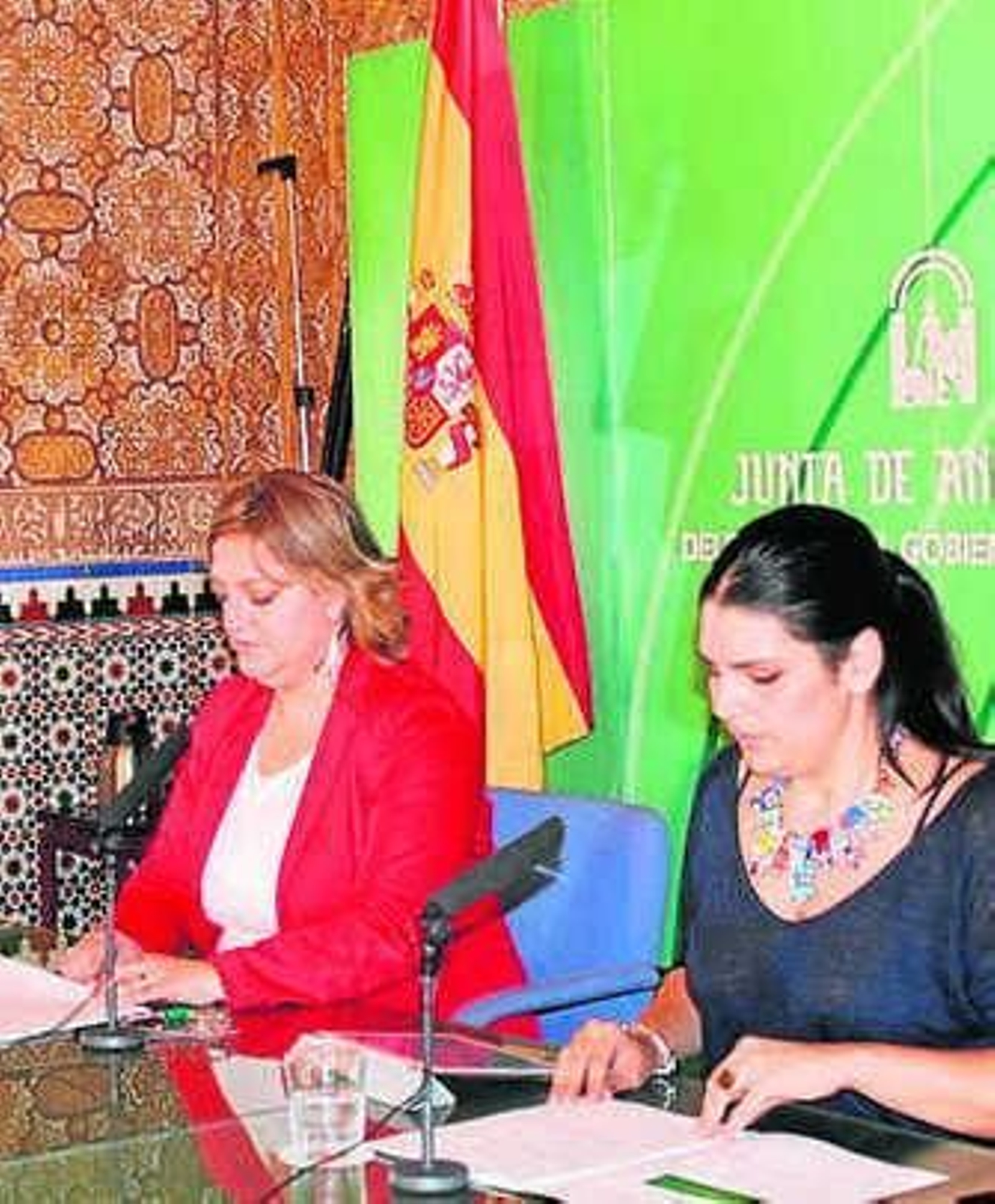 Francisca Serrano y Noemí Cruz.