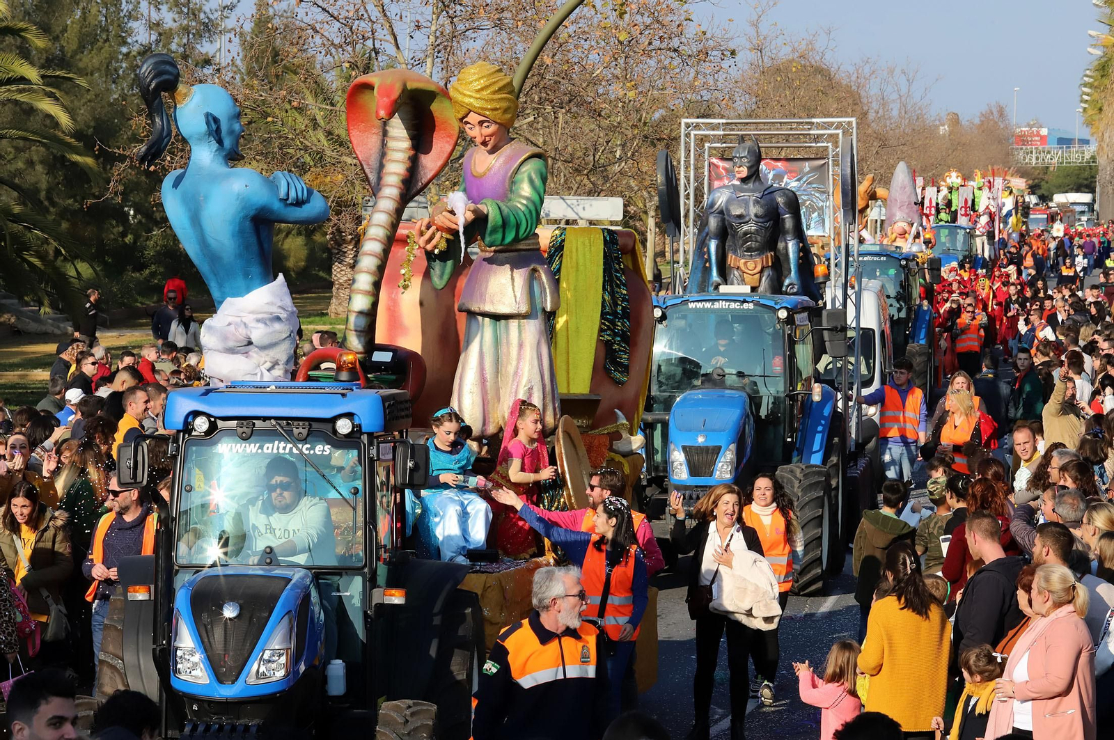 Imágenes de la cabalgata de los Reyes Magos de Huelva