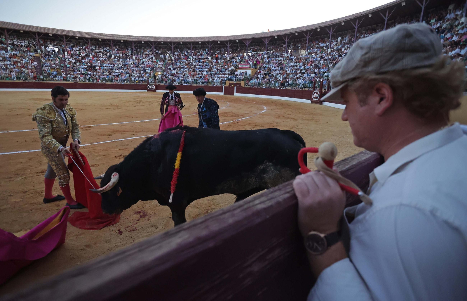Fotos de la corrida del viernes de la Feria de La Línea: Morante de la Puebla, Talavante y David de Miranda Fotos de la corrida del viernes de la Feria de La Línea: Morante de la Puebla, Talavante y David de Miranda