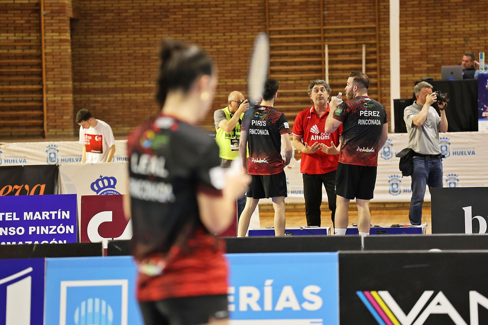 Imágenes de la final de liga de bádminton entre el IES La Orden y La RInconada