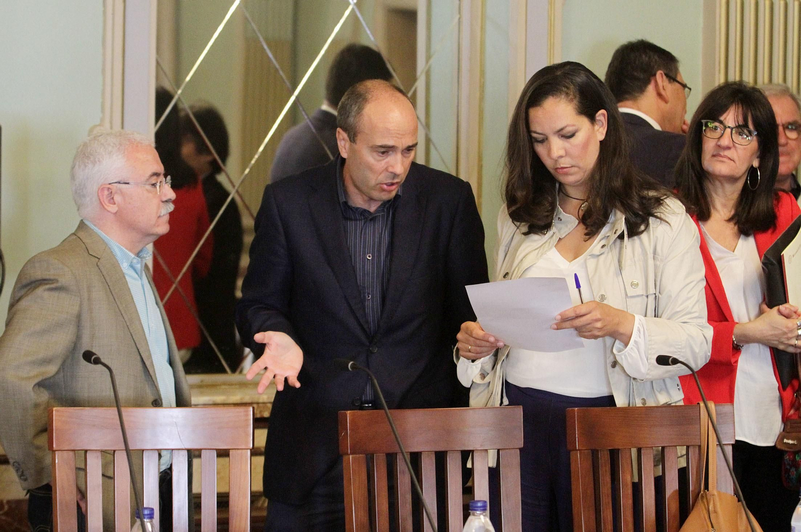 Imágenes de la Mesa de los Fosfoyesos celebrada en el ayuntamiento