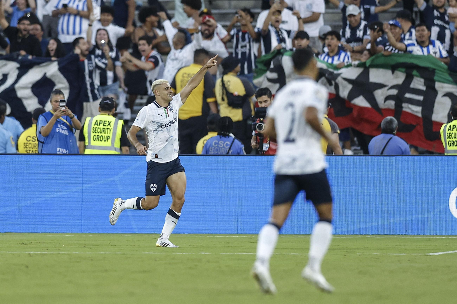 Urawa Red Diamonds-Monterrey (31).jpg