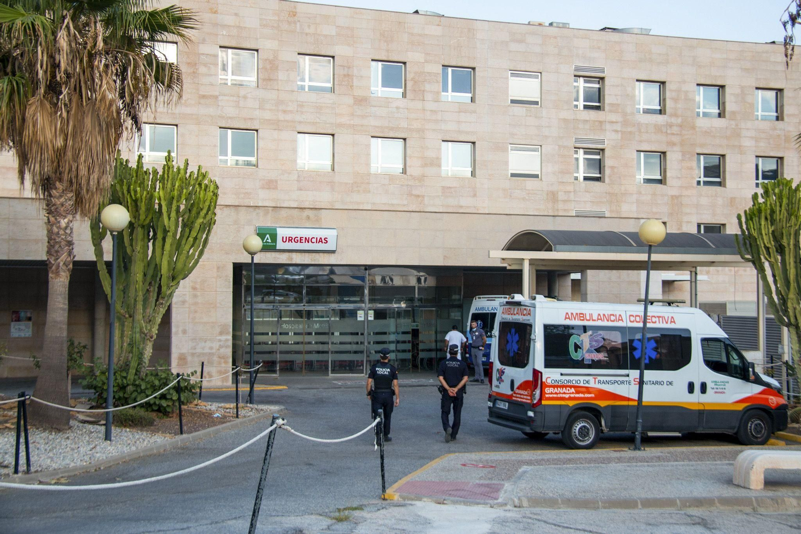 Puerta de entrada al Servicio de Urgencias del Hospital de Motril Puerta de entrada al Servicio de Urgencias del Hospital de Motril