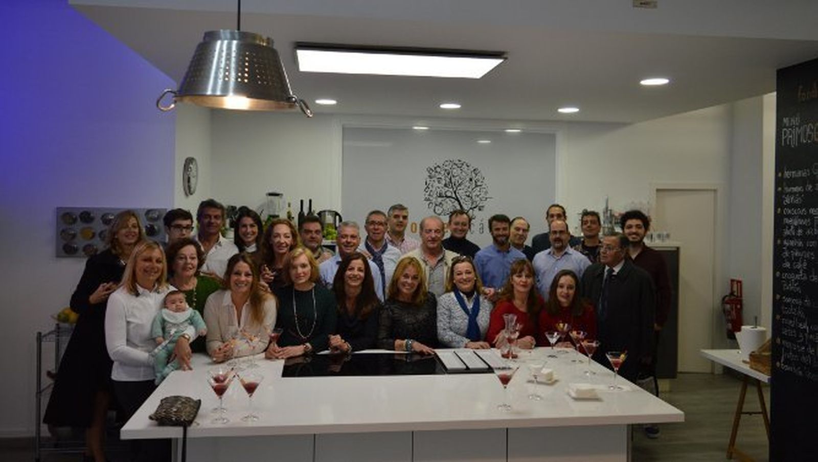 La familia Guillón, durante su primer encuentro familiar en Foodie Cádiz, entre ellos las ramas Guillón Sabino, Ramírez Guillón, Moreno Guillón, Doña Guillón y de la Rosa Guillón.