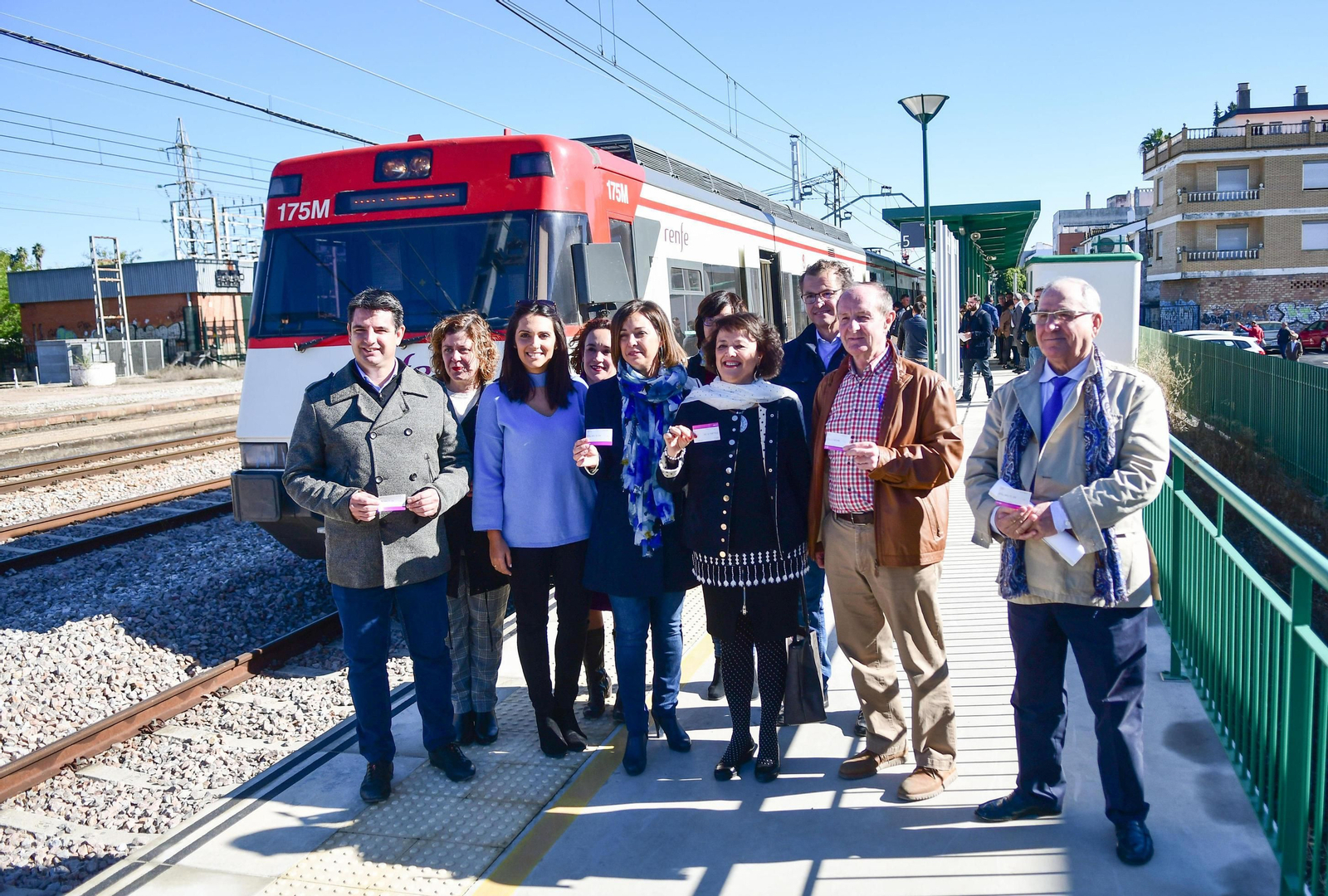 La alcaldesa, Isabel Ambrosio, con miembros de la corporación municipal y la subdelegada del Gobierno, Rafaela Valenzuela.