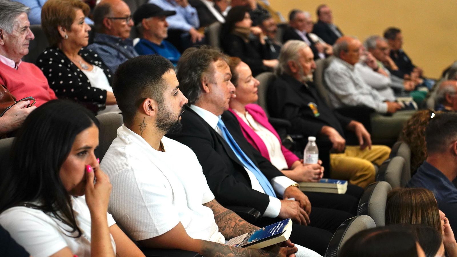 Fotos de la presentación del libro de Roberto Losada en el Auditorio Millán Picazo