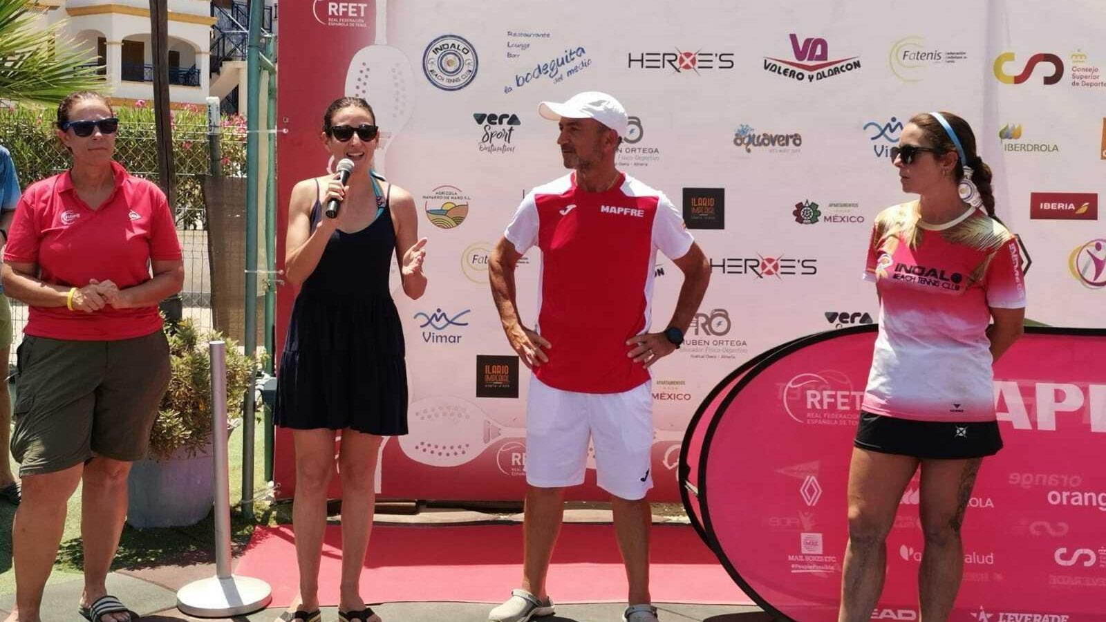 Carolina Pérez Gallardo, primera teniente de alcalde, brindó su apoyo a los participantes en el Campeonato.