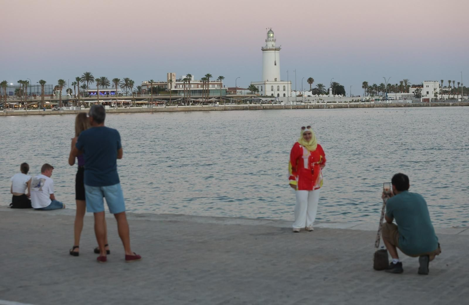 La Farola de Málaga, que es BIC, en fotos