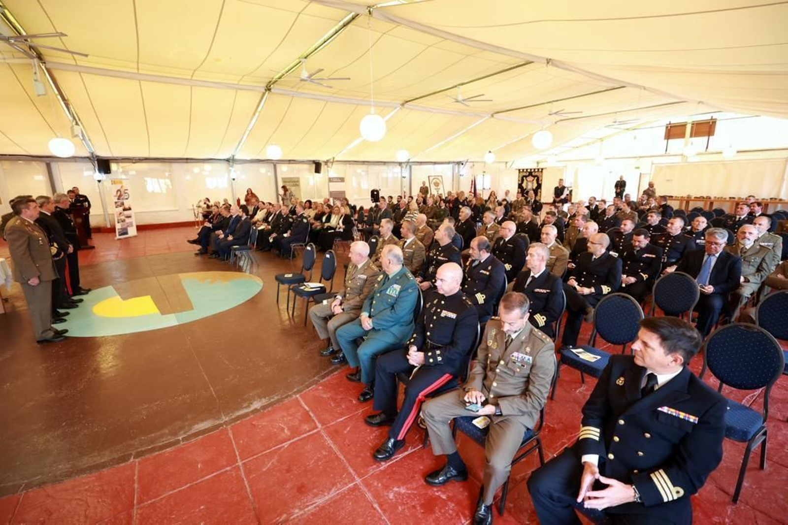 Las imágenes del día de la Subdelegación de Defensa en Cádiz y entrega de reconocimientos