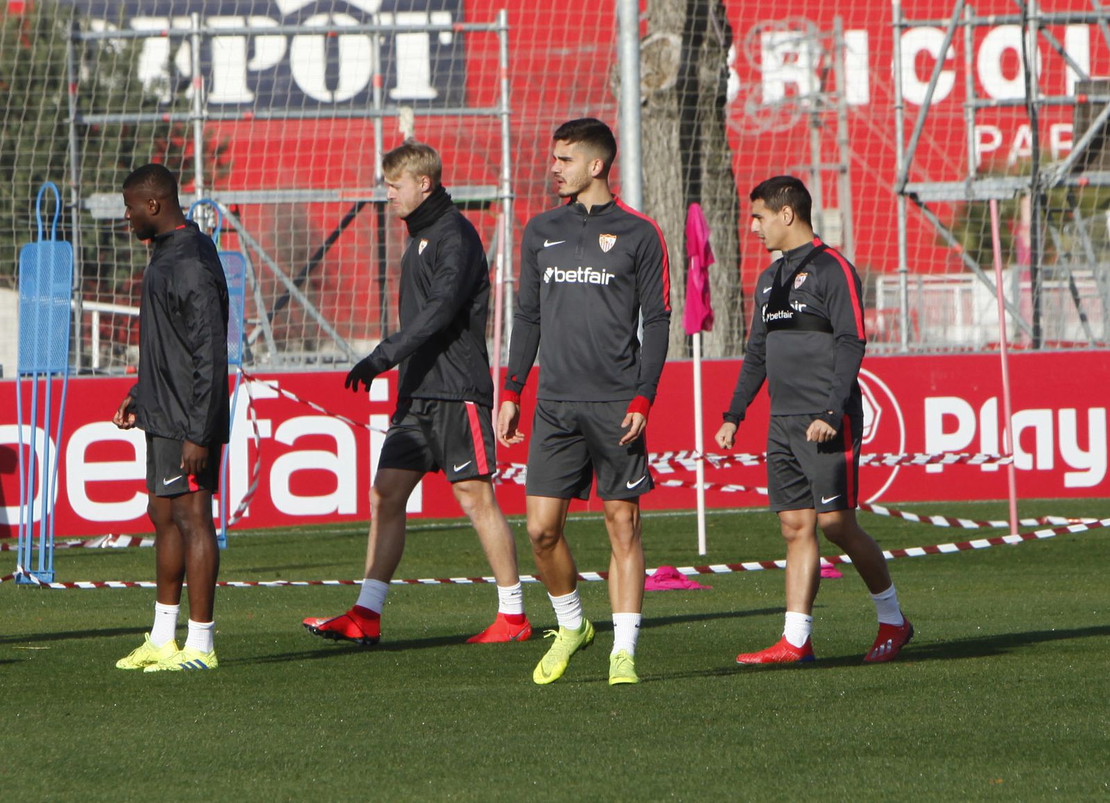 Los sevillistas Amadou, Kjaer, Andre Silva y Ben Yedder, ayer.