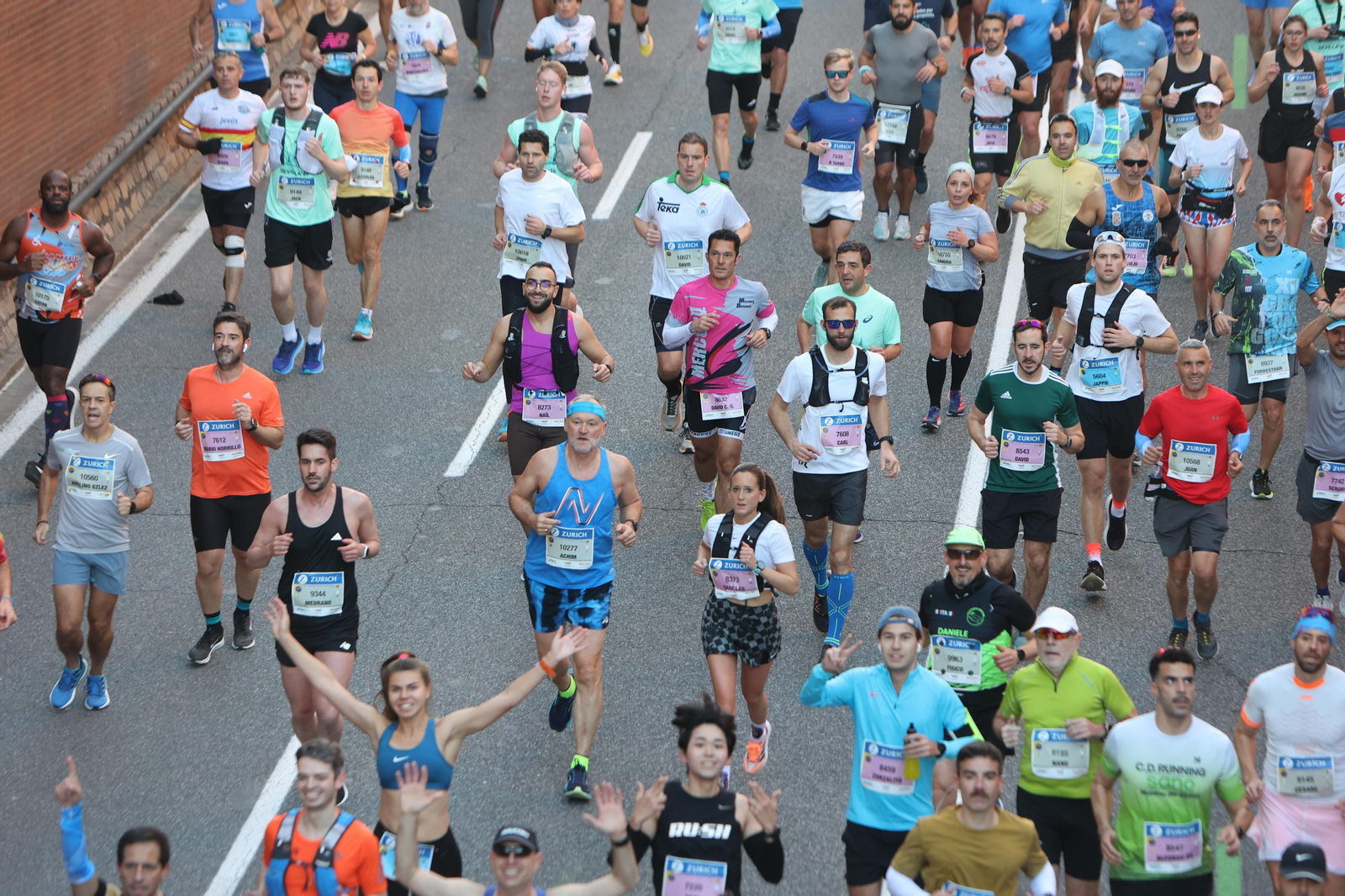 Búscate en la Zurich maratón de Sevilla