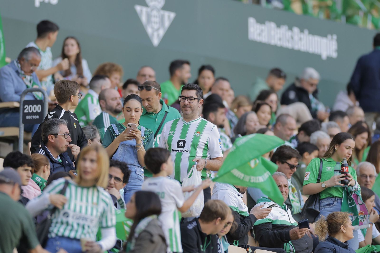 Búscate en las fotos del Betis - Sevilla