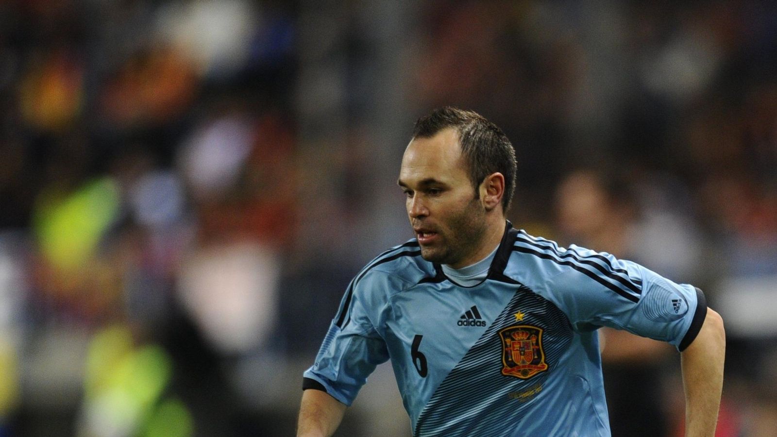 Las fotos de Andrés Iniesta en La Rosaleda con España y el Barcelona Las fotos de Andrés Iniesta en La Rosaleda con España y el Barcelona