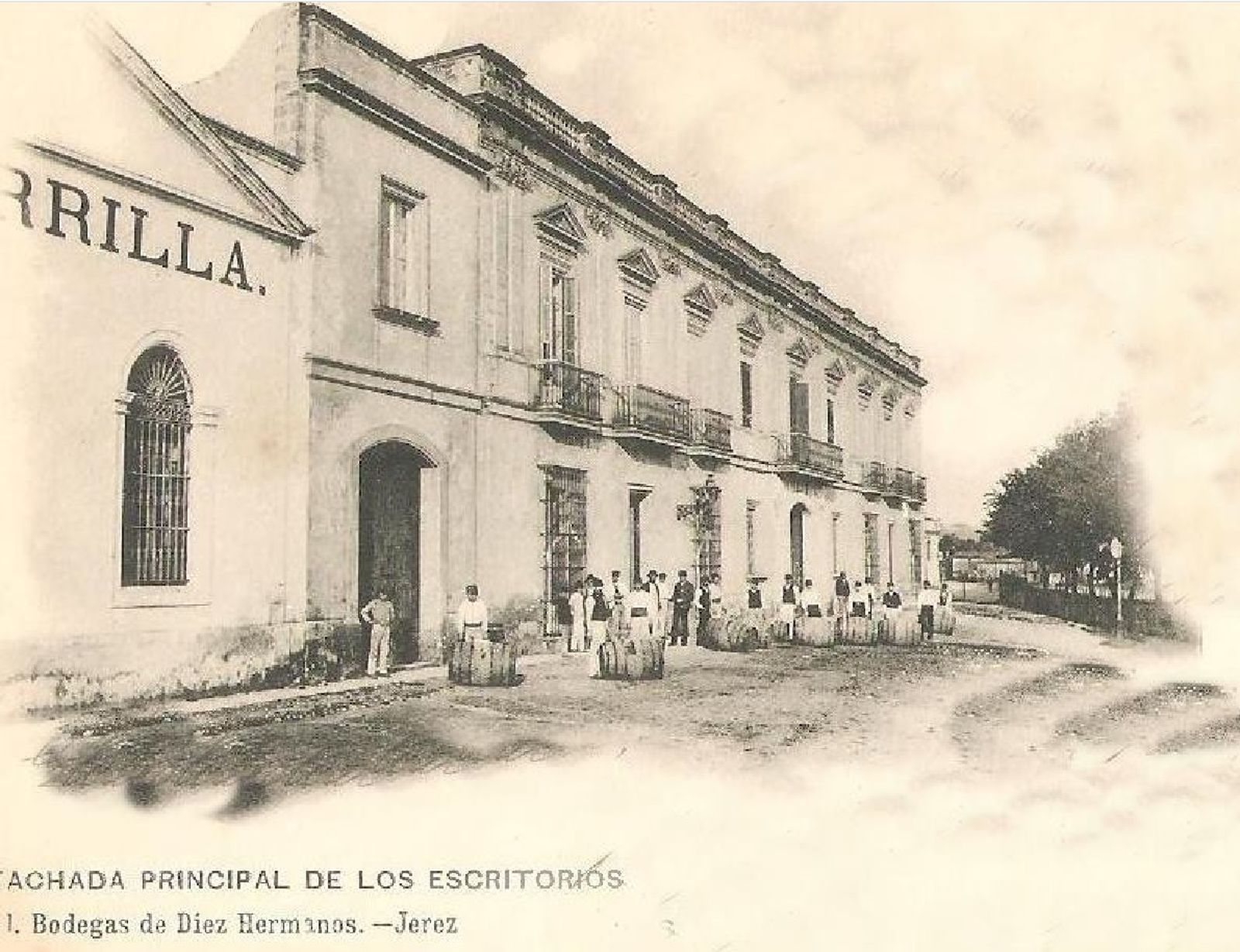 Postal con la fachada de las bodegas Díez Hnos.