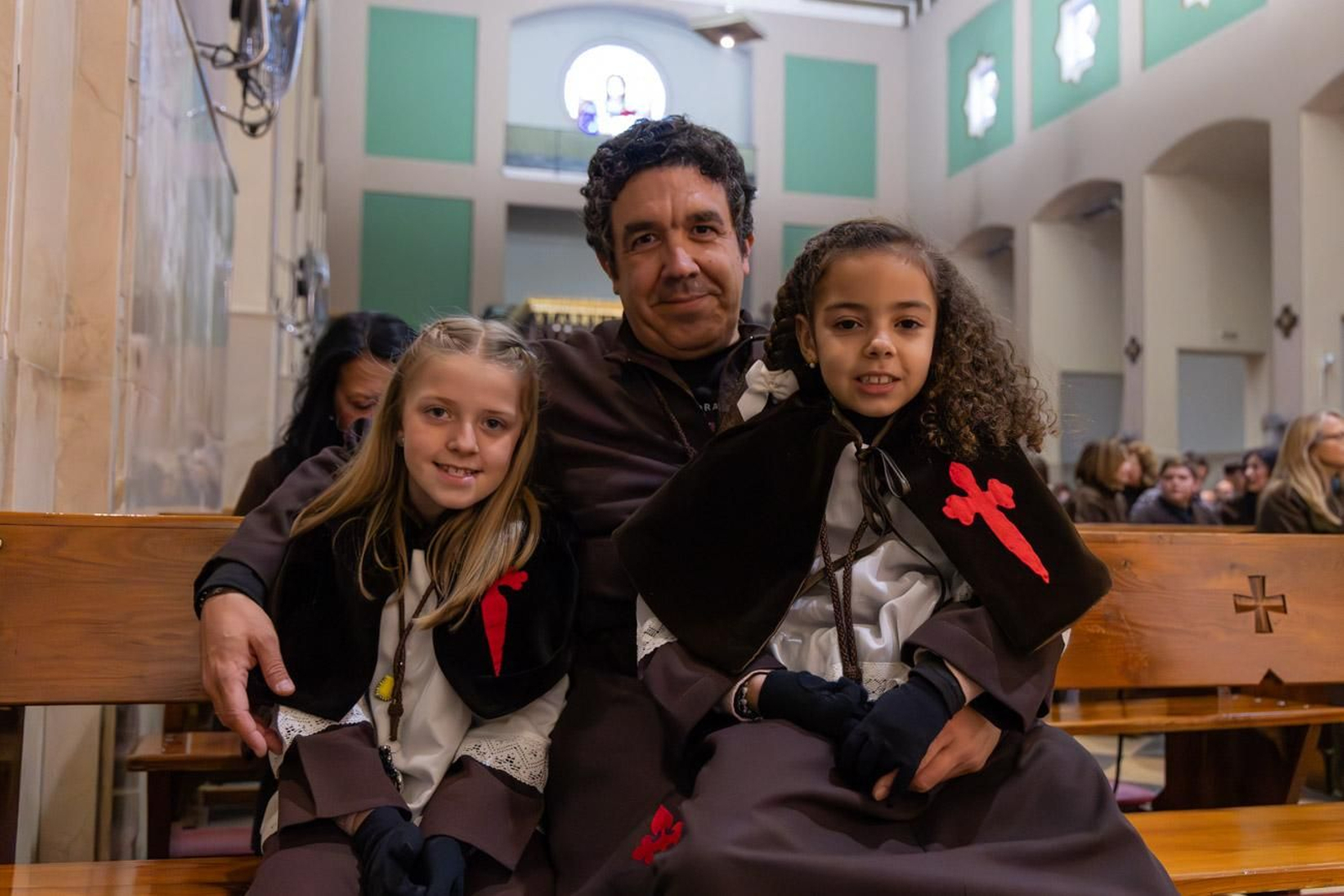 La temida lluvia impide el desarrollo normal de este Martes Santo