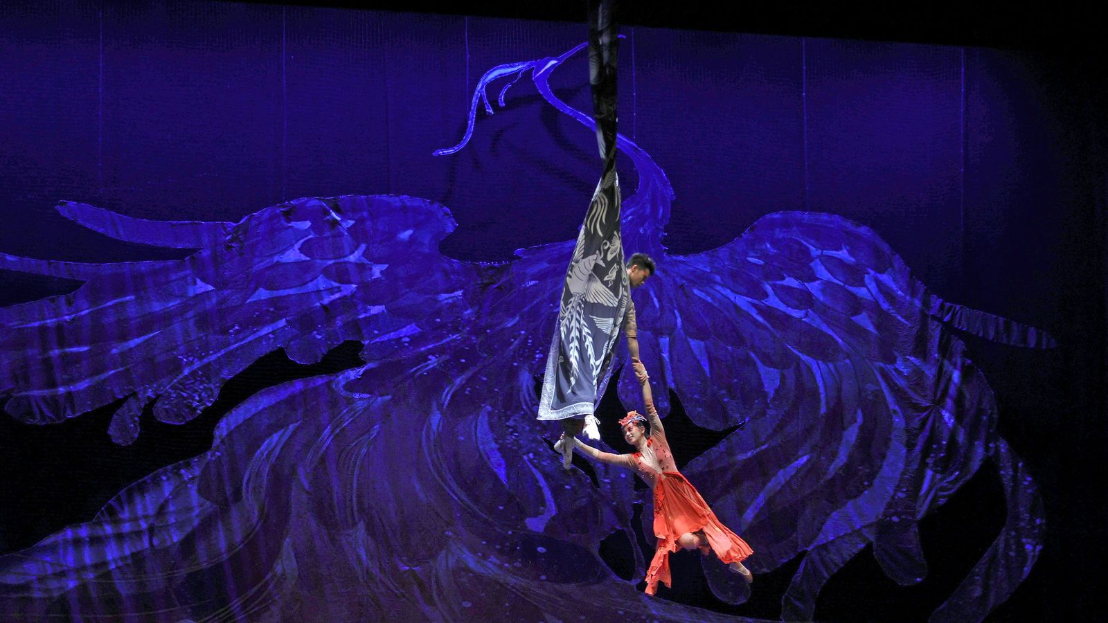 Imágenes del 'Gran Circo Acrobático de China' en el Teatro Villamarta