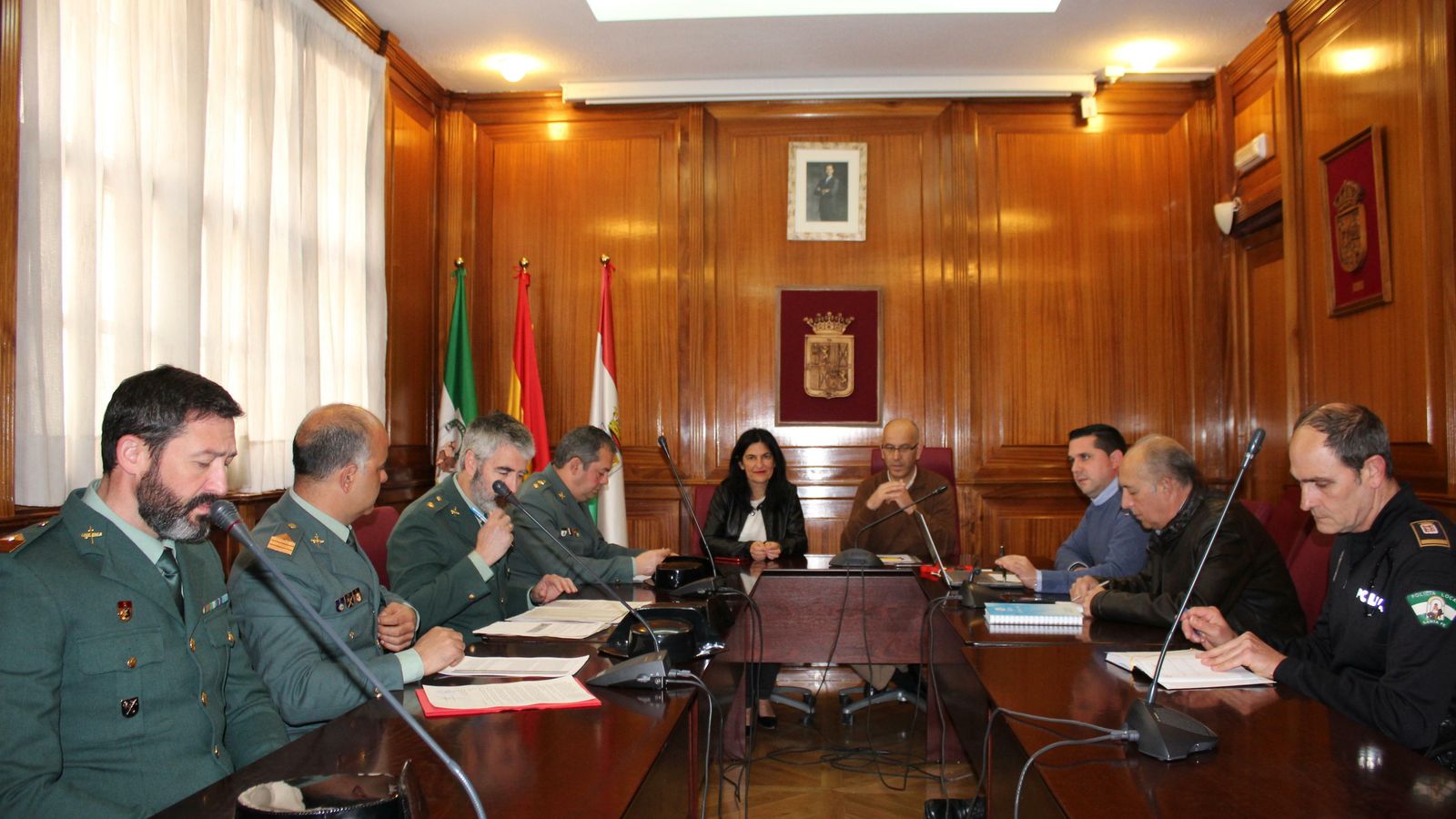 Reunión en el Ayuntamiento de Santa Fe para la Fiesta del Dragón.