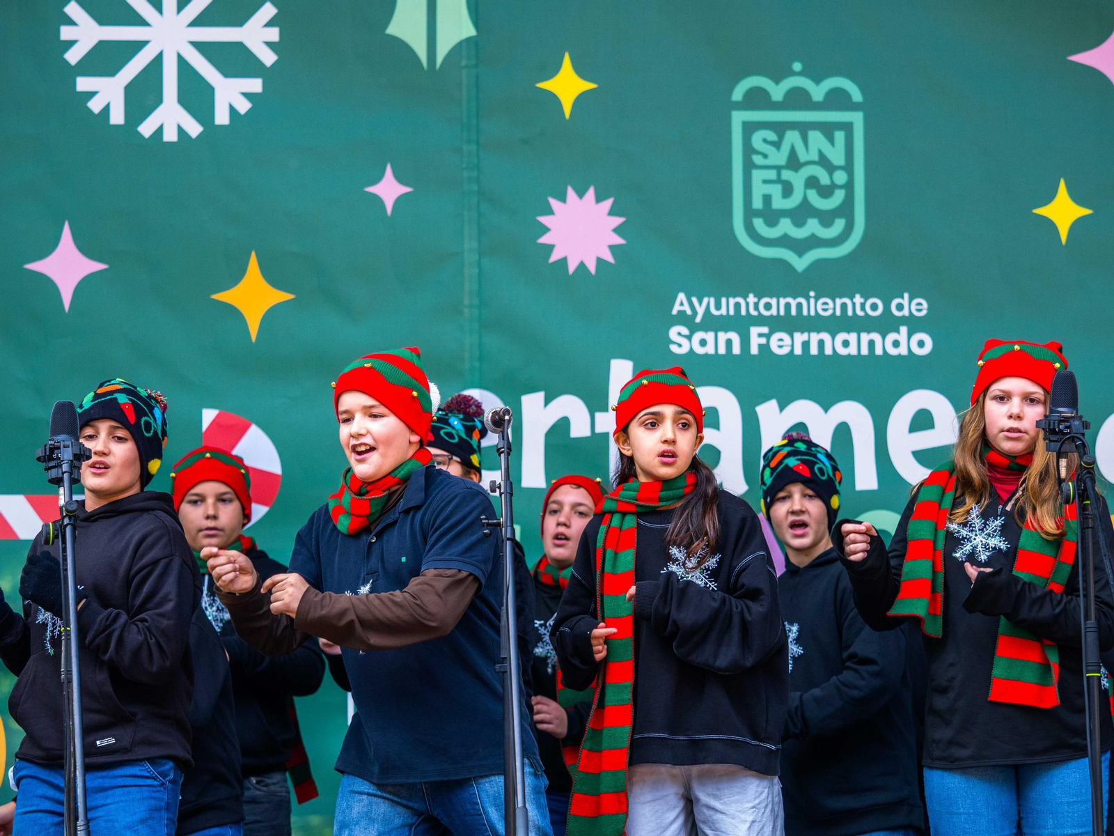 El Certamen de Villancicos de los colegios públicos de San Fernando, en imágenes
