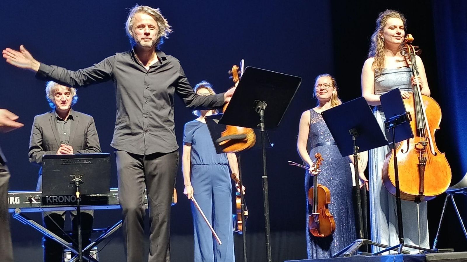 Final del concierto de Daniel Rowland en Cartuja Center Cite