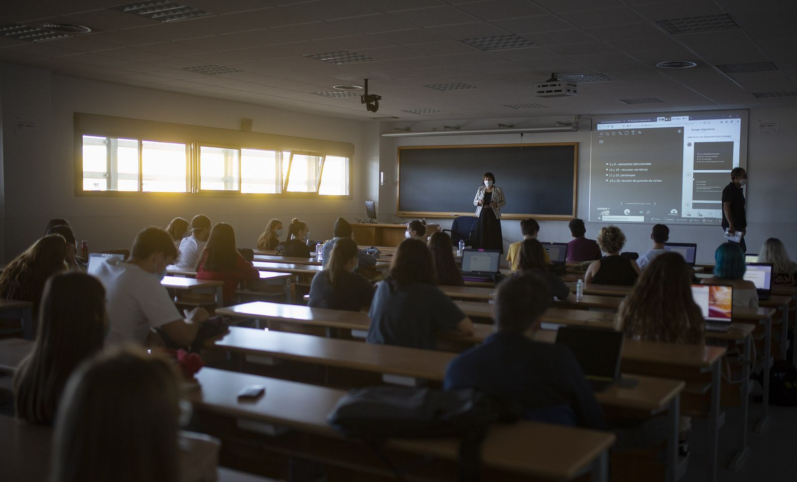 Clases semipresenciales en la Facultad de Comunicación a principios de este curso.