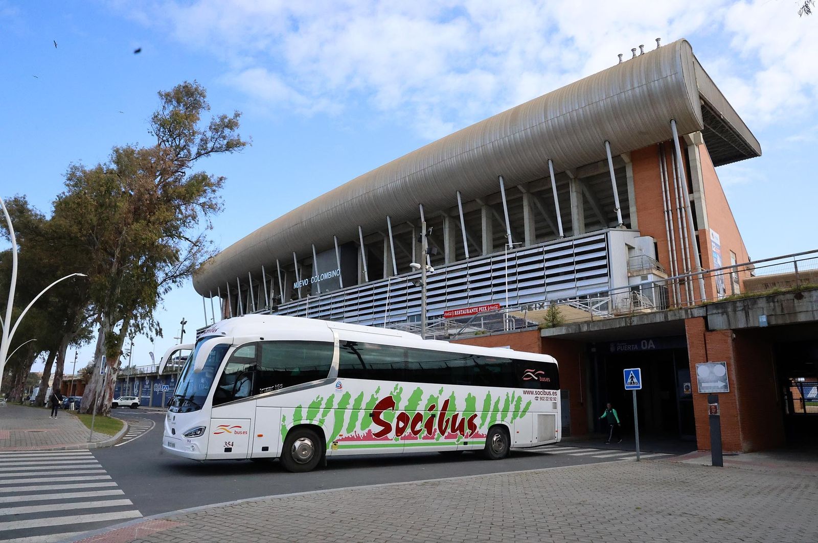 Imágenes de la salida del Recreativo de Huelva a Murcia