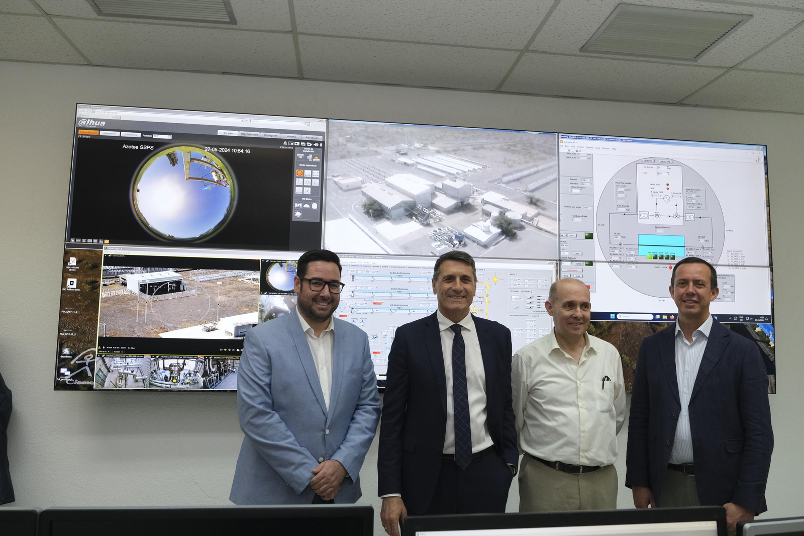Imágenes de la visita a la Planta Solar de Almería, en Tabernas