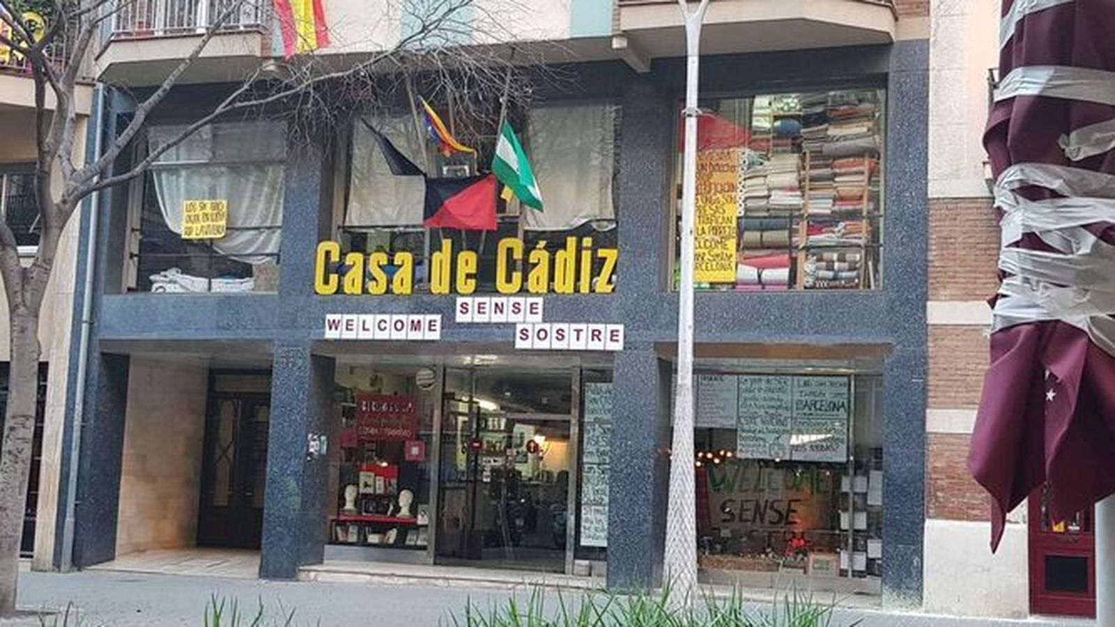 Fachada de la Casa de Cádiz en Barcelona.